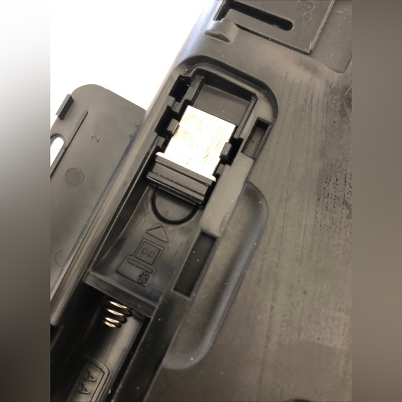 Logitech K360 Wireless Keyboard with Unifying receiver and original box - Picture 7 of 8